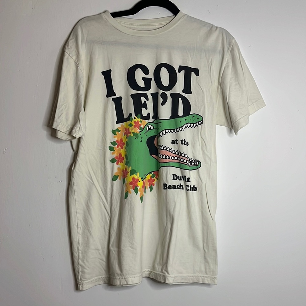 BEACH CLUB TEE